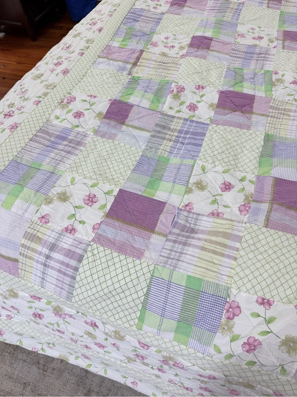 Patchwork Scallop Edge Quilt Purple Green Queen Lightweight